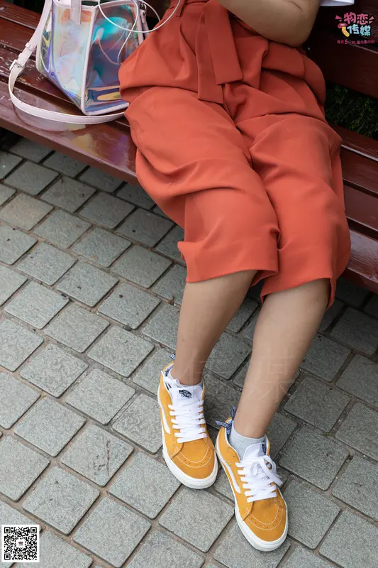 第31期: 最是那一低头的温柔，像一朵水莲花不胜凉风的娇羞 - 物恋传媒